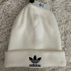 Adidas Trefoil Beanie Women’s Fit NWT